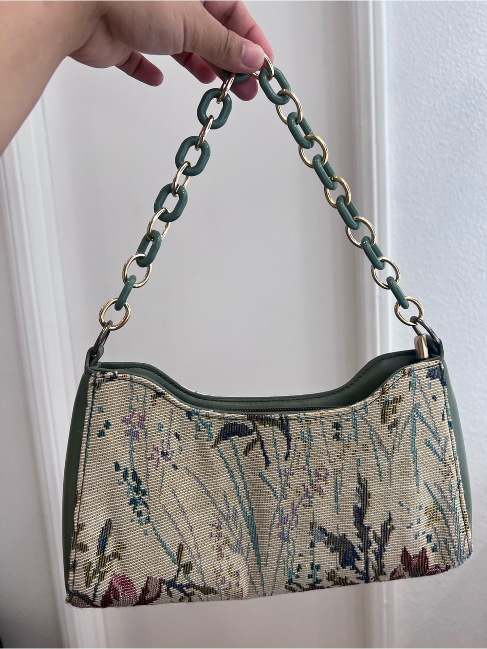 Vintage Floral Tapestry Baguette Bag – Green & Gold Acrylic Chain Strap Shoulder - Picture 4 of 13